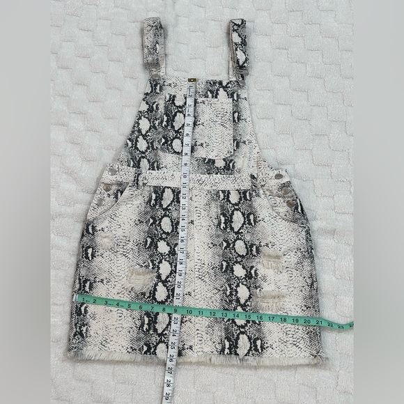 POL Snakeskin Overall Dress Size L - Picture 5 of 13
